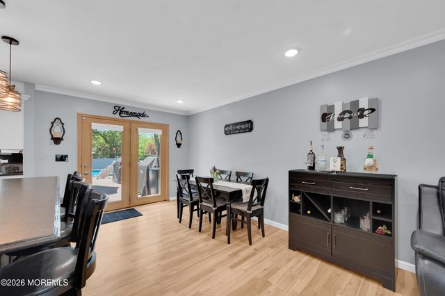 17 Eliot Road, Manalapan, NJ 07726