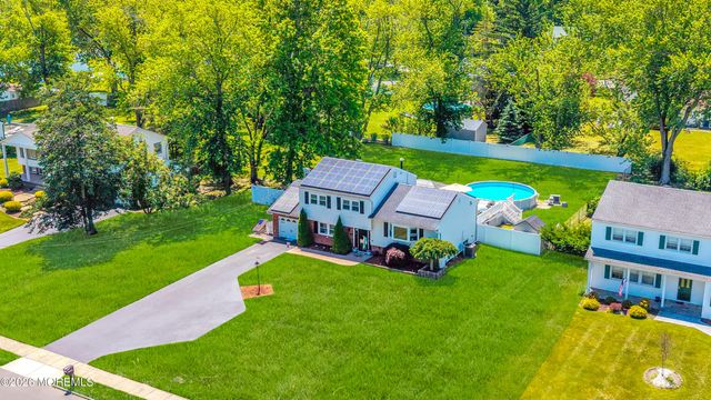 17 Eliot Road, Manalapan, NJ 07726