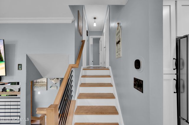 17 Eliot Road, Manalapan, NJ 07726