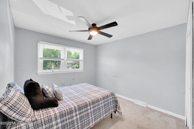 17 Eliot Road, Manalapan, NJ 07726
