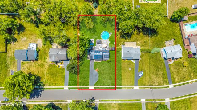 17 Eliot Road, Manalapan, NJ 07726