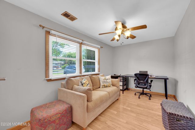 17 Eliot Road, Manalapan, NJ 07726