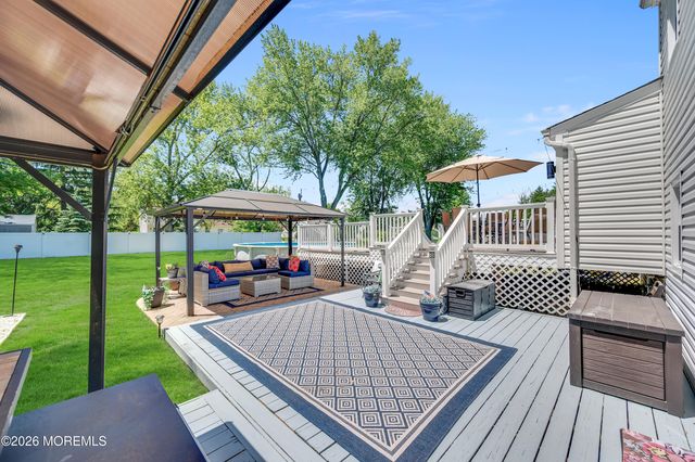 17 Eliot Road, Manalapan, NJ 07726