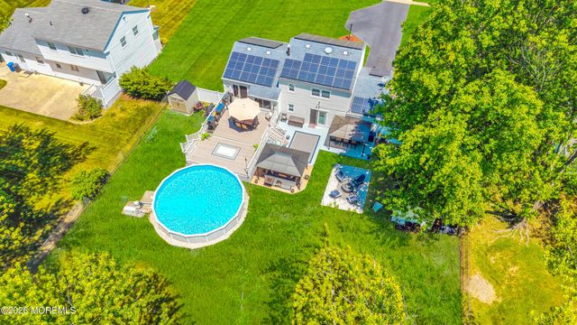 17 Eliot Road, Manalapan, NJ 07726