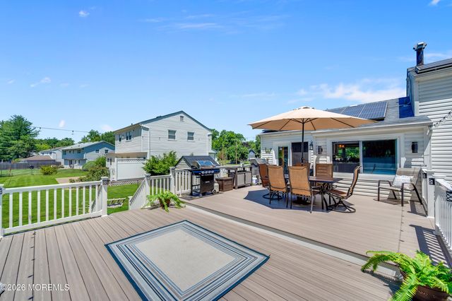 17 Eliot Road, Manalapan, NJ 07726