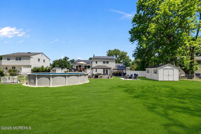 17 Eliot Road, Manalapan, NJ 07726