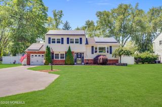 17 Eliot Road, Manalapan, NJ 07726
