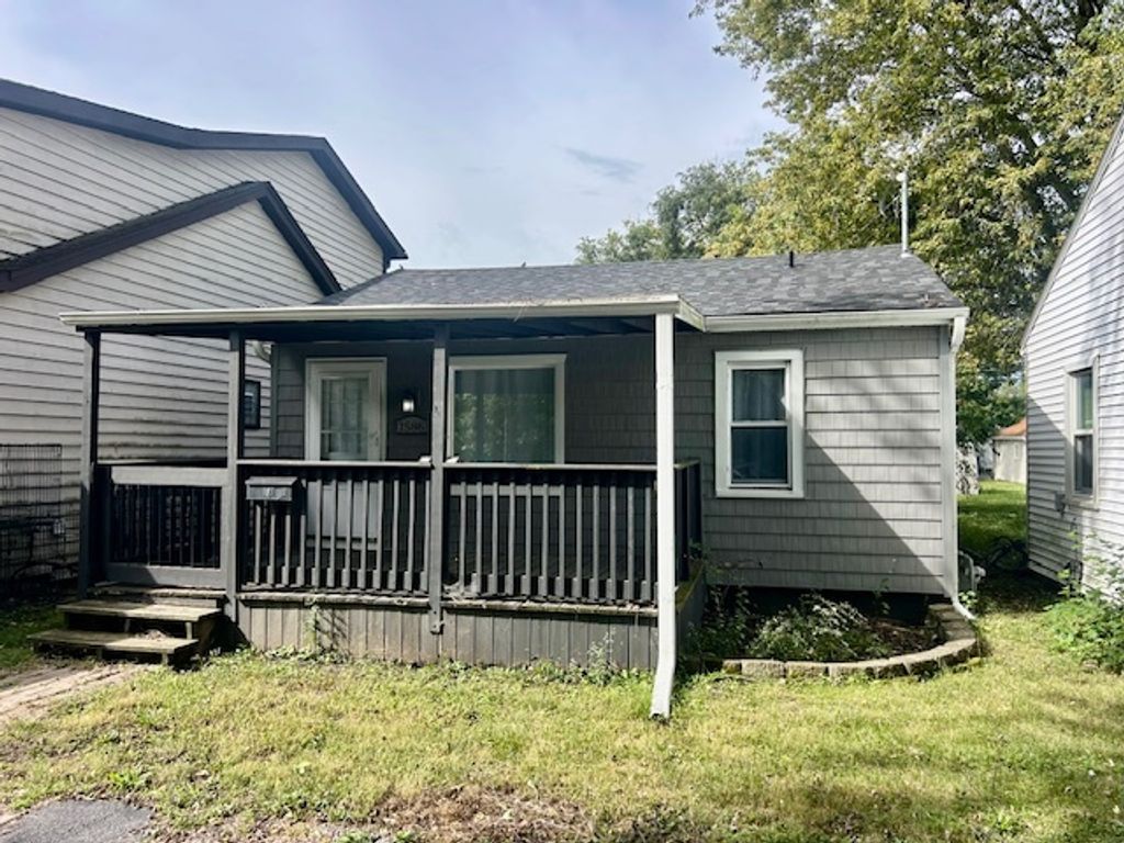 1586 Faithorn Avenue, Crete, IL 60417