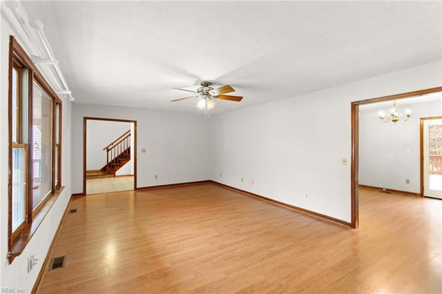 6154 Wildflower LN, Hayes, VA 23072