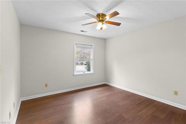 6154 Wildflower LN, Hayes, VA 23072