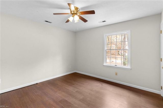 6154 Wildflower LN, Hayes, VA 23072