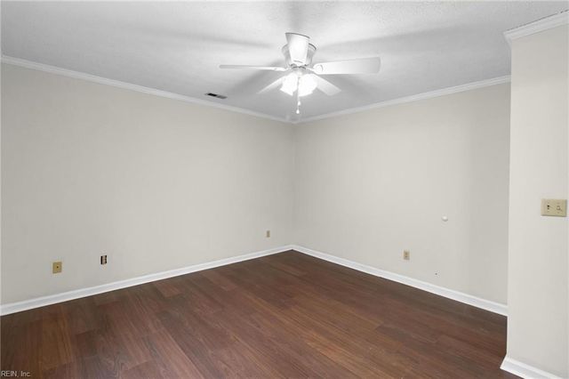 6154 Wildflower LN, Hayes, VA 23072