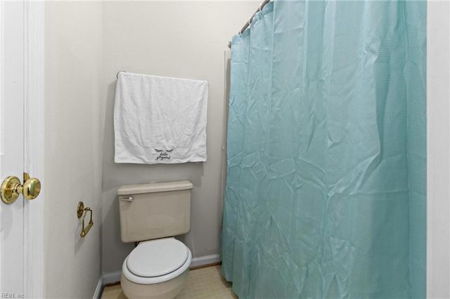 6154 Wildflower LN, Hayes, VA 23072