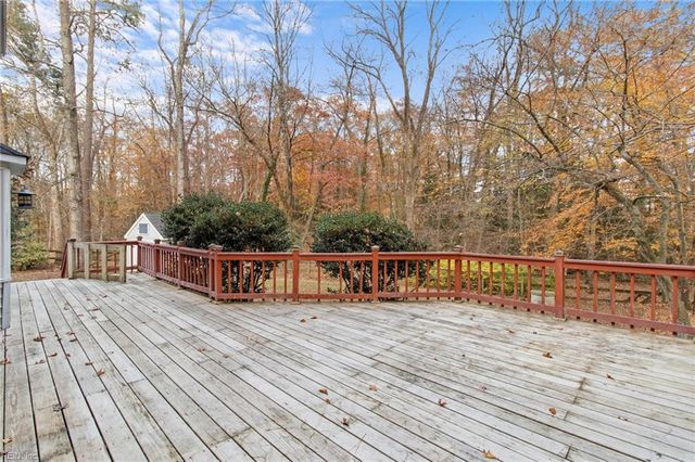 6154 Wildflower LN, Hayes, VA 23072