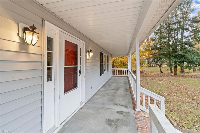 6154 Wildflower LN, Hayes, VA 23072