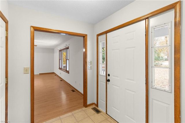 6154 Wildflower LN, Hayes, VA 23072