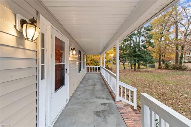 6154 Wildflower LN, Hayes, VA 23072