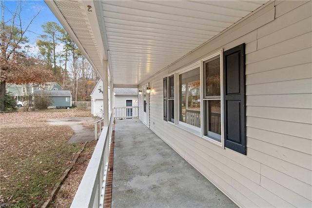 6154 Wildflower LN, Hayes, VA 23072