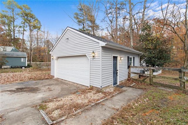 6154 Wildflower LN, Hayes, VA 23072