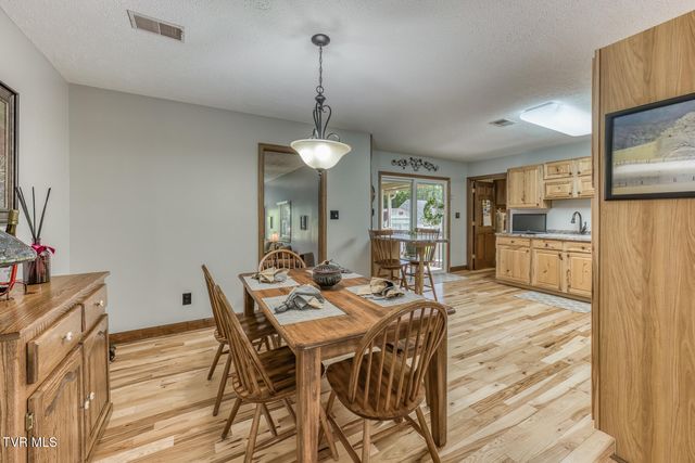 3408 Manchester Lane, Johnson City, TN 37601