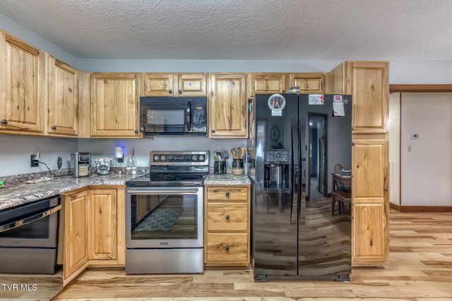 3408 Manchester Lane, Johnson City, TN 37601