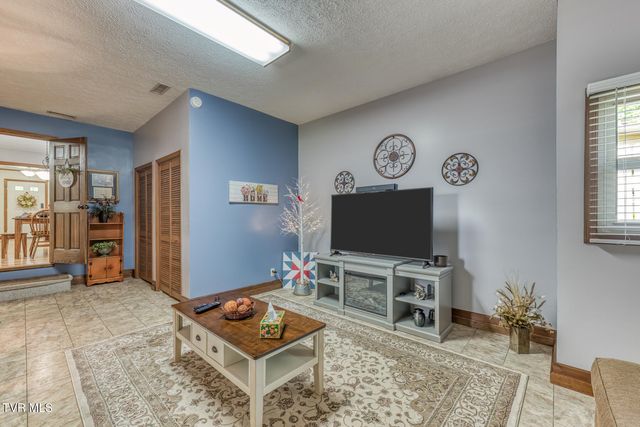 3408 Manchester Lane, Johnson City, TN 37601
