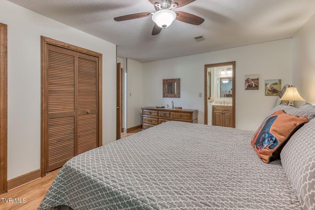 3408 Manchester Lane, Johnson City, TN 37601