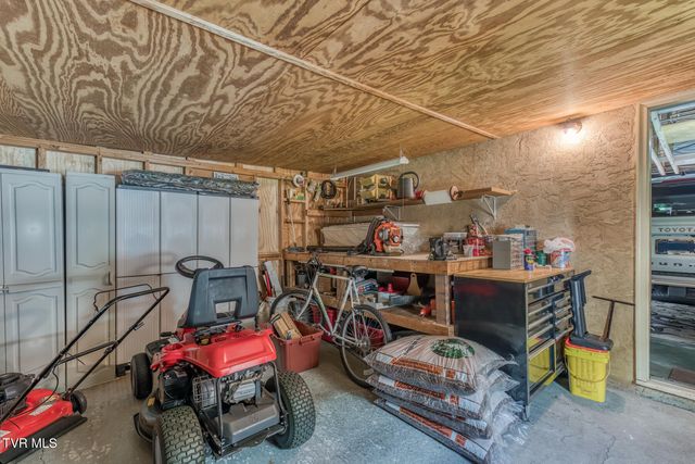 3408 Manchester Lane, Johnson City, TN 37601