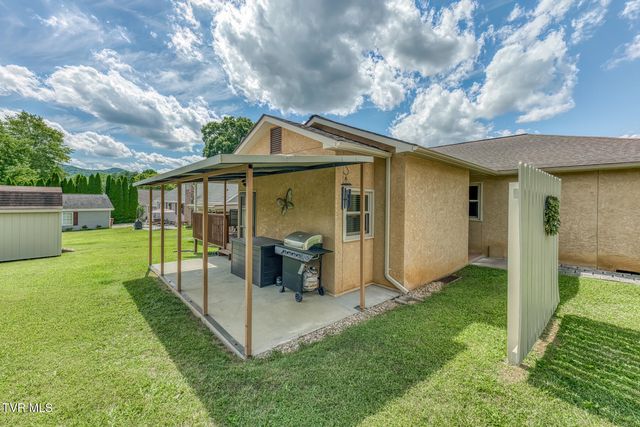 3408 Manchester Lane, Johnson City, TN 37601