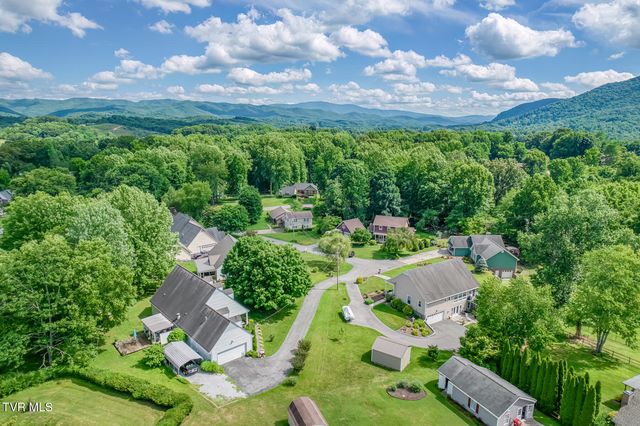 3408 Manchester Lane, Johnson City, TN 37601