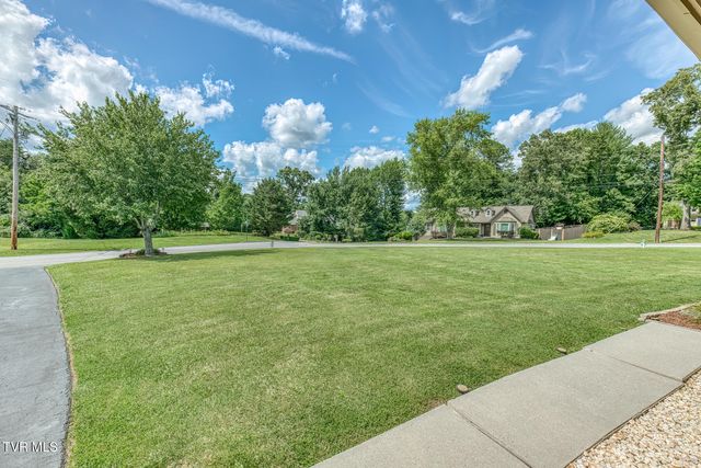 3408 Manchester Lane, Johnson City, TN 37601