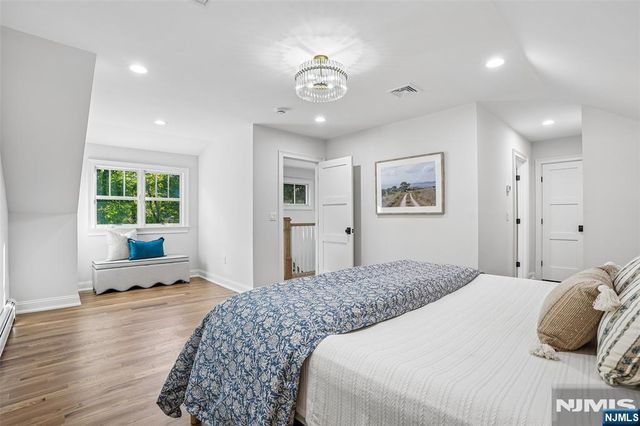 23 Bradford Street, Glen Rock, NJ 07452