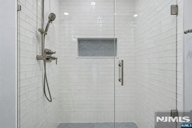 23 Bradford Street, Glen Rock, NJ 07452