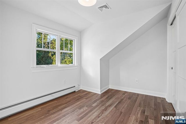 23 Bradford Street, Glen Rock, NJ 07452