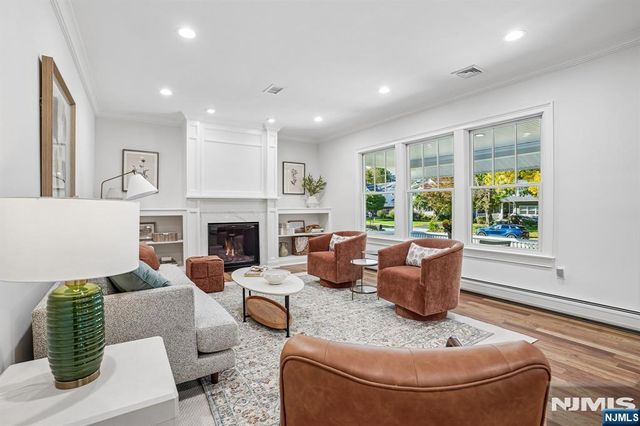23 Bradford Street, Glen Rock, NJ 07452