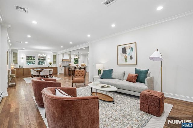 23 Bradford Street, Glen Rock, NJ 07452