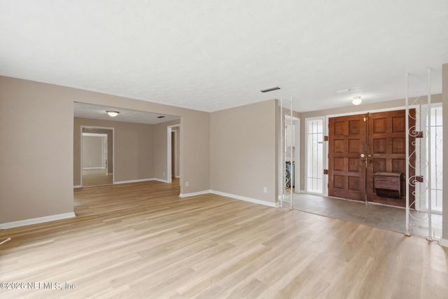 8648 HOWELL Drive, Jacksonville, FL 32208