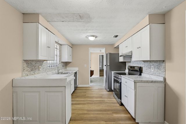 8648 HOWELL Drive, Jacksonville, FL 32208