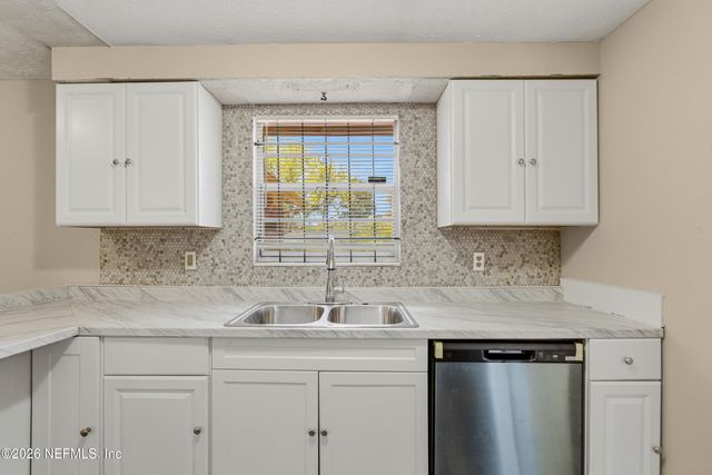 8648 HOWELL Drive, Jacksonville, FL 32208