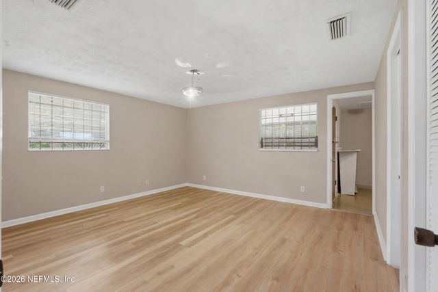 8648 HOWELL Drive, Jacksonville, FL 32208