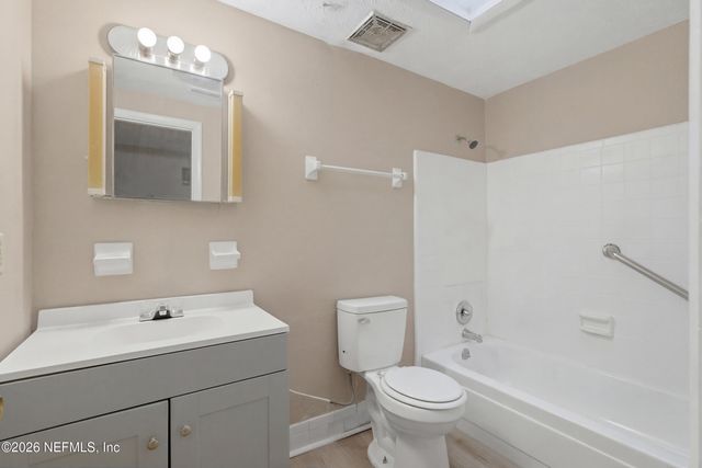 8648 HOWELL Drive, Jacksonville, FL 32208