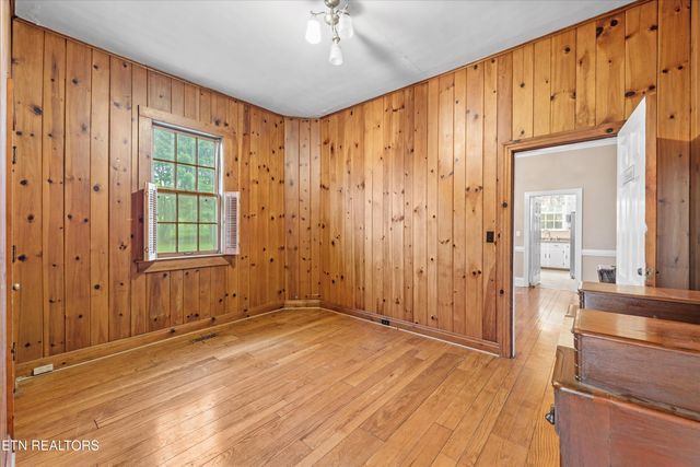 307 N Burn Rd, Niota, TN 37826