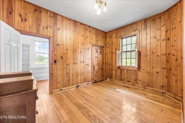 307 N Burn Rd, Niota, TN 37826