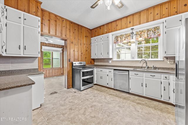 307 N Burn Rd, Niota, TN 37826