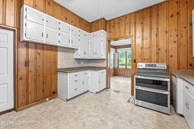 307 N Burn Rd, Niota, TN 37826