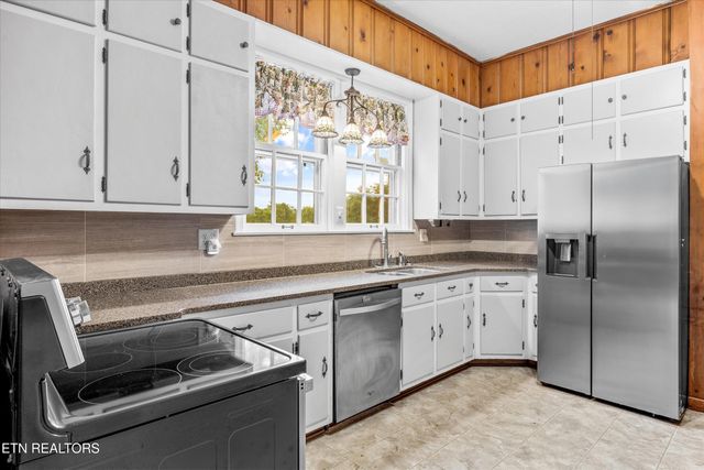 307 N Burn Rd, Niota, TN 37826