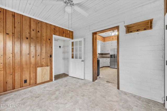 307 N Burn Rd, Niota, TN 37826