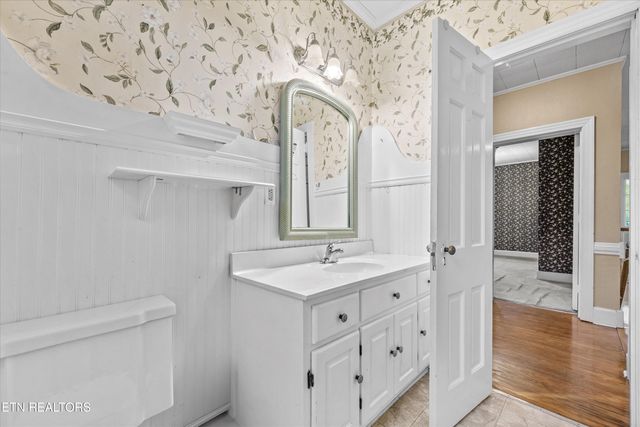 307 N Burn Rd, Niota, TN 37826