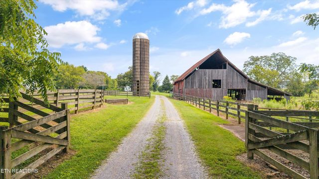 307 N Burn Rd, Niota, TN 37826