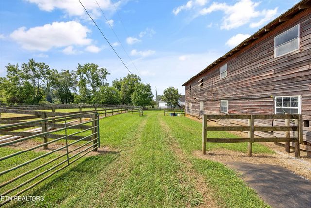 307 N Burn Rd, Niota, TN 37826